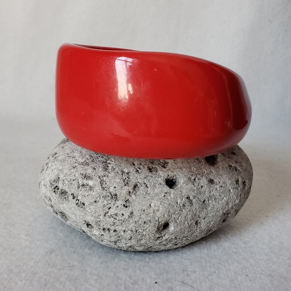 Vintage Cherry Red Wave Bangle and Earrings Set - Picture 10 of 16